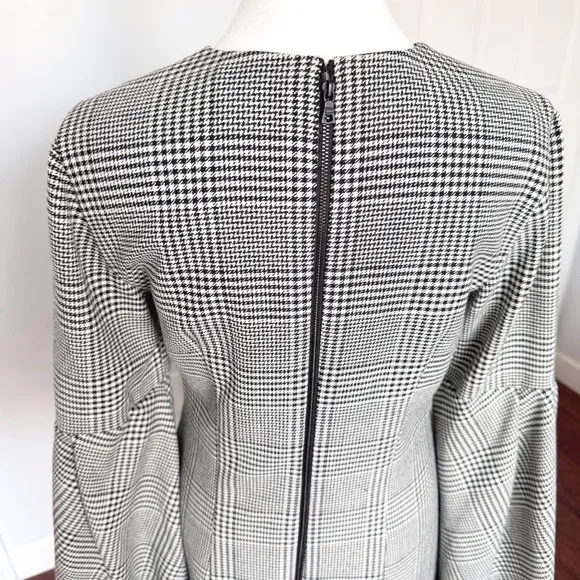 Alice   Olivia Dress Black White Houndstooth Bell Sleeves Sz 4 Classic Office