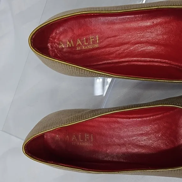 AMALFI BY RANGONI SLIP ON WEDGE SHOE SIZE 8 IN BIEGE/ TAN