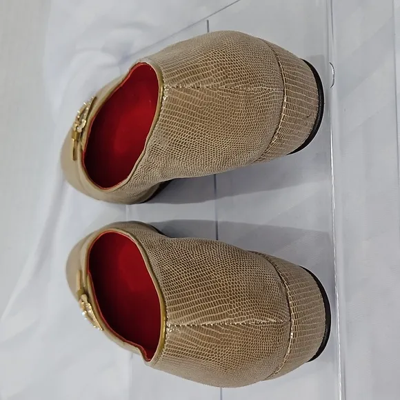 AMALFI BY RANGONI SLIP ON WEDGE SHOE SIZE 8 IN BIEGE/ TAN