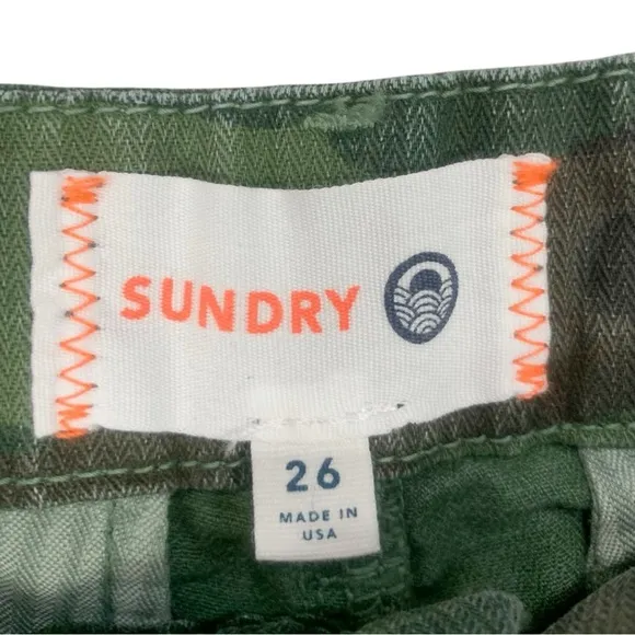 Anthropologie Sundry Camo Le Soleil Shorts Size 26