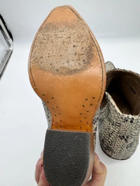 ARIAT 7.5 beige and gray Boots