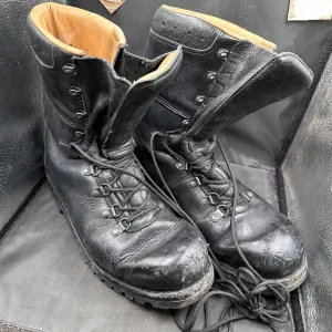 Austrian Army Black Leather Heavy Duty Combat Boots - Size EU 43 - UK 9