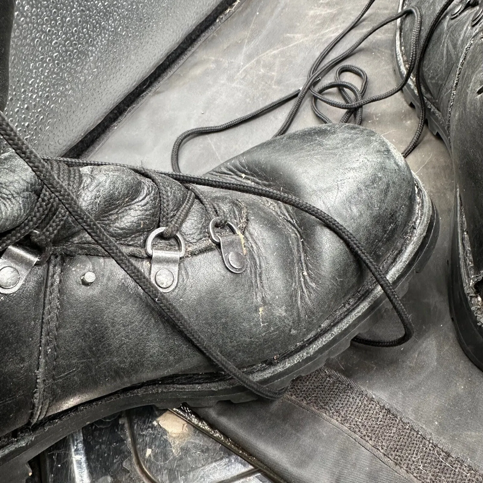 Austrian Army Black Leather Heavy Duty Combat Boots - Size EU 46 - UK 11