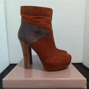 💯🔥BAKERS KATERINA SUEDE LEATHER BOOTIES 3&quot; HEELS WOMEN'S SIZE 9.5- Gently Wor