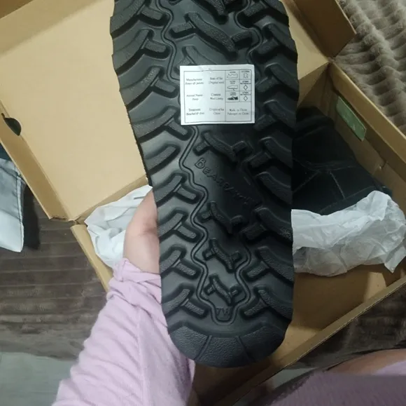 Black Size 7 Wide Bearpaw Booties Bnib