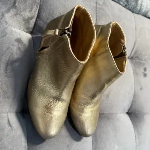 Bonpoint girls gold genuine leather side zip boots