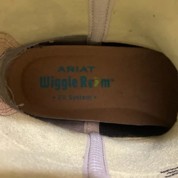 Boys Ariat cowboy boots