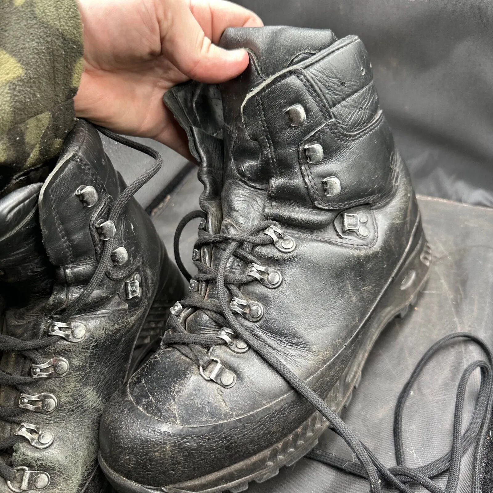 British Army Black Leather Heavy Duty Combat Boots - Size EU 43 - UK 9