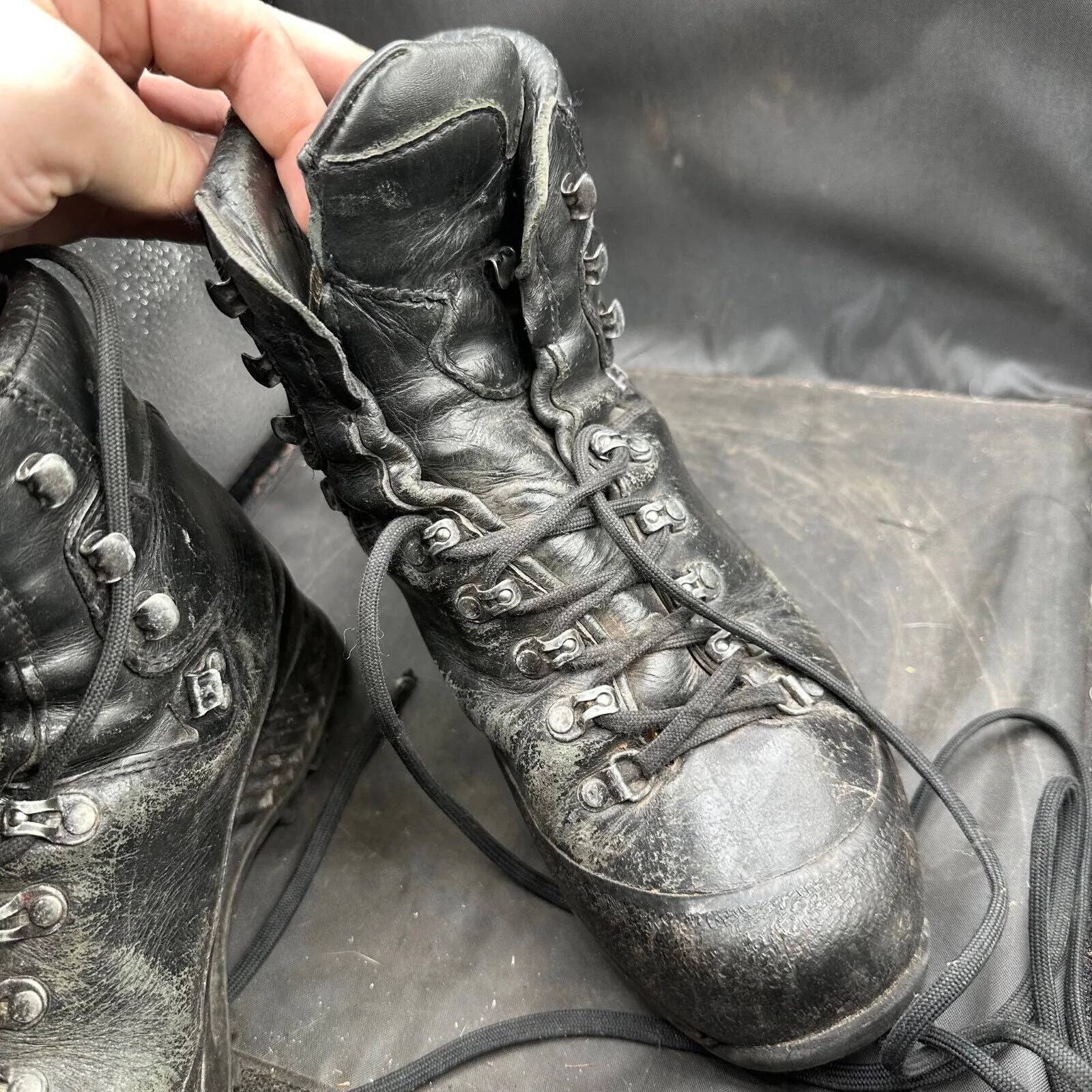 British Army Black Leather Heavy Duty Combat Boots - Size EU 43 - UK 9