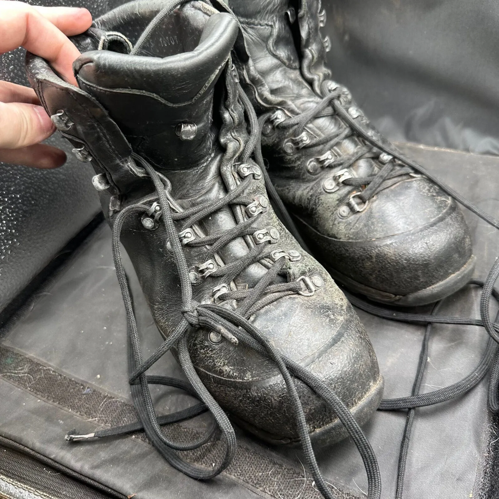 British Army Black Leather Heavy Duty Combat Boots - Size EU 43 - UK 9