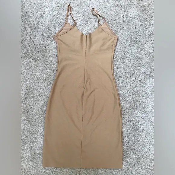 COMMANDO Two-Faced Tech Control Slip in Beige