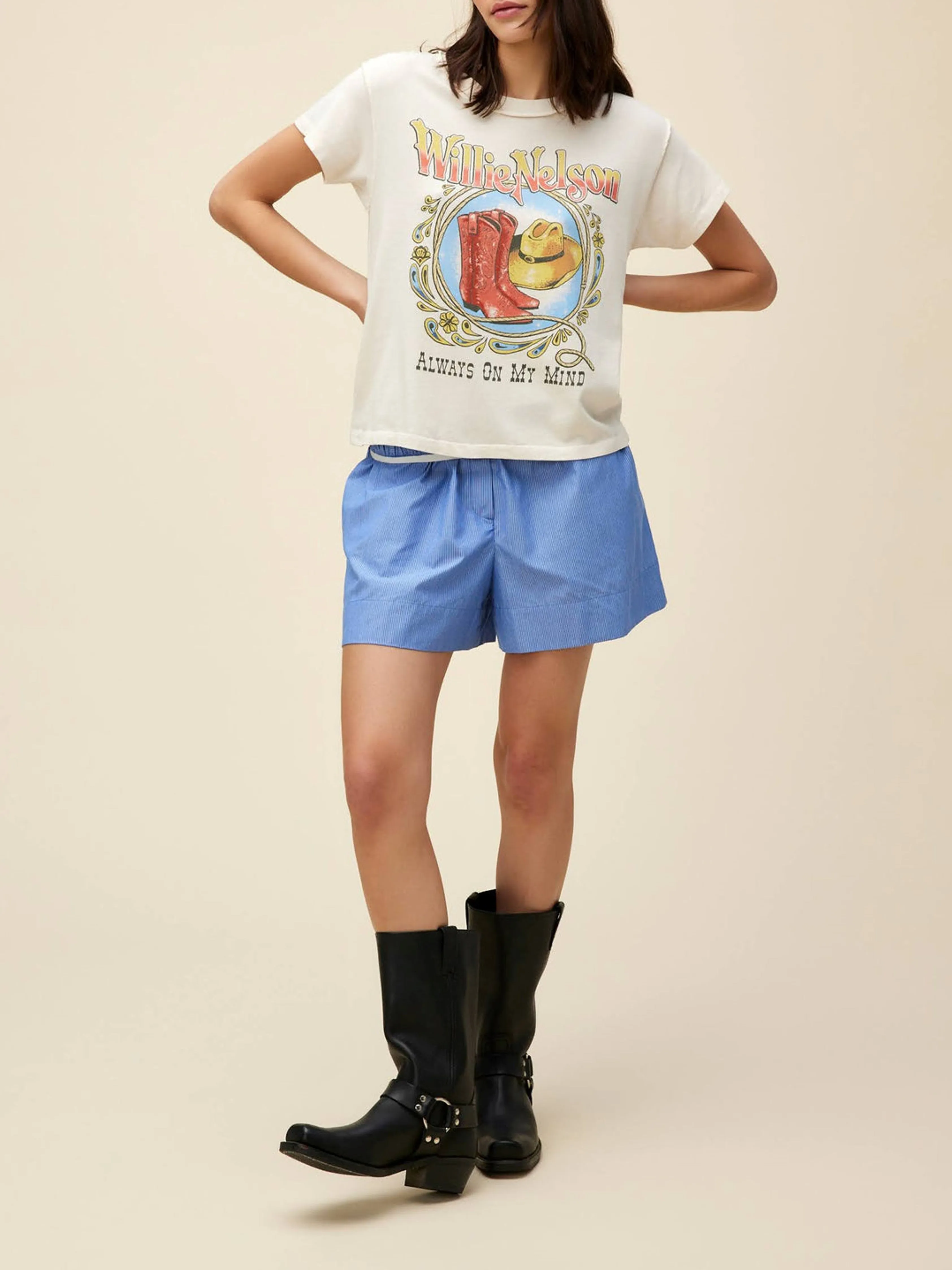DAYDREAMER Willie Nelson Paisley Reverse Girlfriend Tee