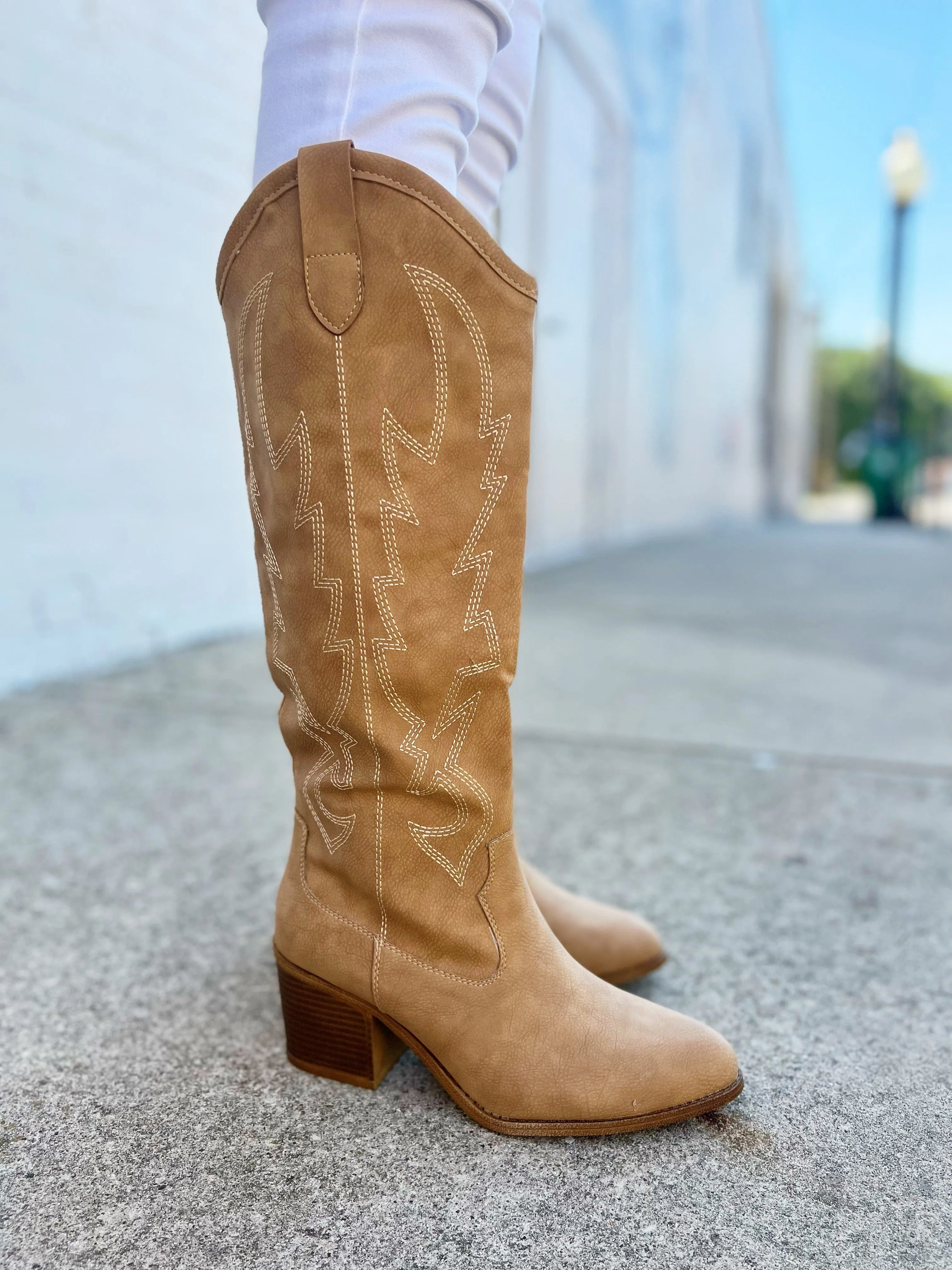 Dirty Laundry By Chinese Laundry Upwind Boot-Camel