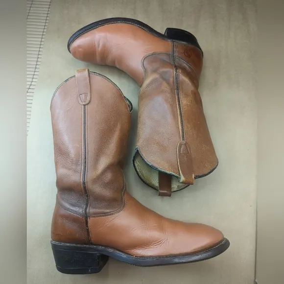 Double H men's sz 10.5D brown/tan classic Western cowboy boots.