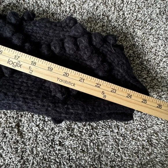 Flat White Anthropologie Sweater Womens Medium Black Bobble One Shoulder Chunky