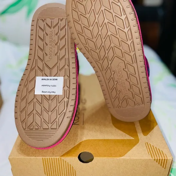 Girls UGG boots (3)