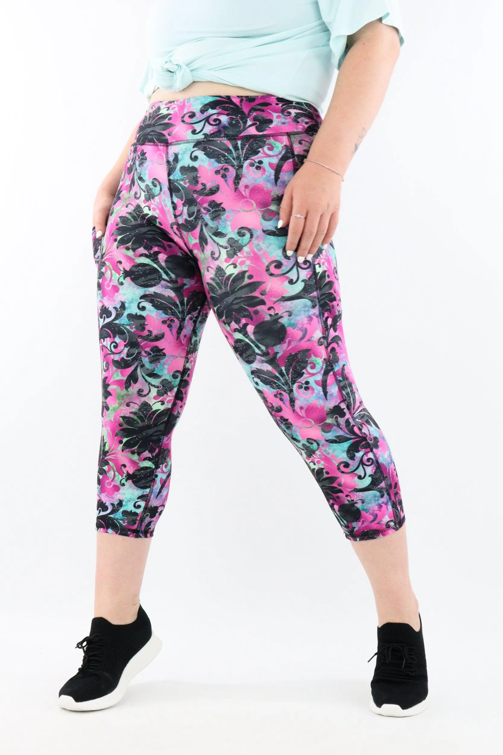 Glisten Floral - Casual - Capri Leggings - Pockets