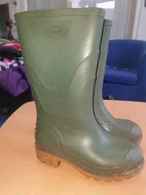Green Stormwells  size 11 wellies FREE POSTAGE 🟣