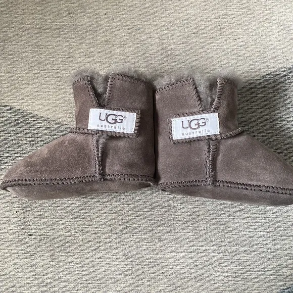 Infant Ugg Erin Bootie Style 5202 in Charcoal