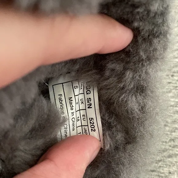 Infant Ugg Erin Bootie Style 5202 in Charcoal