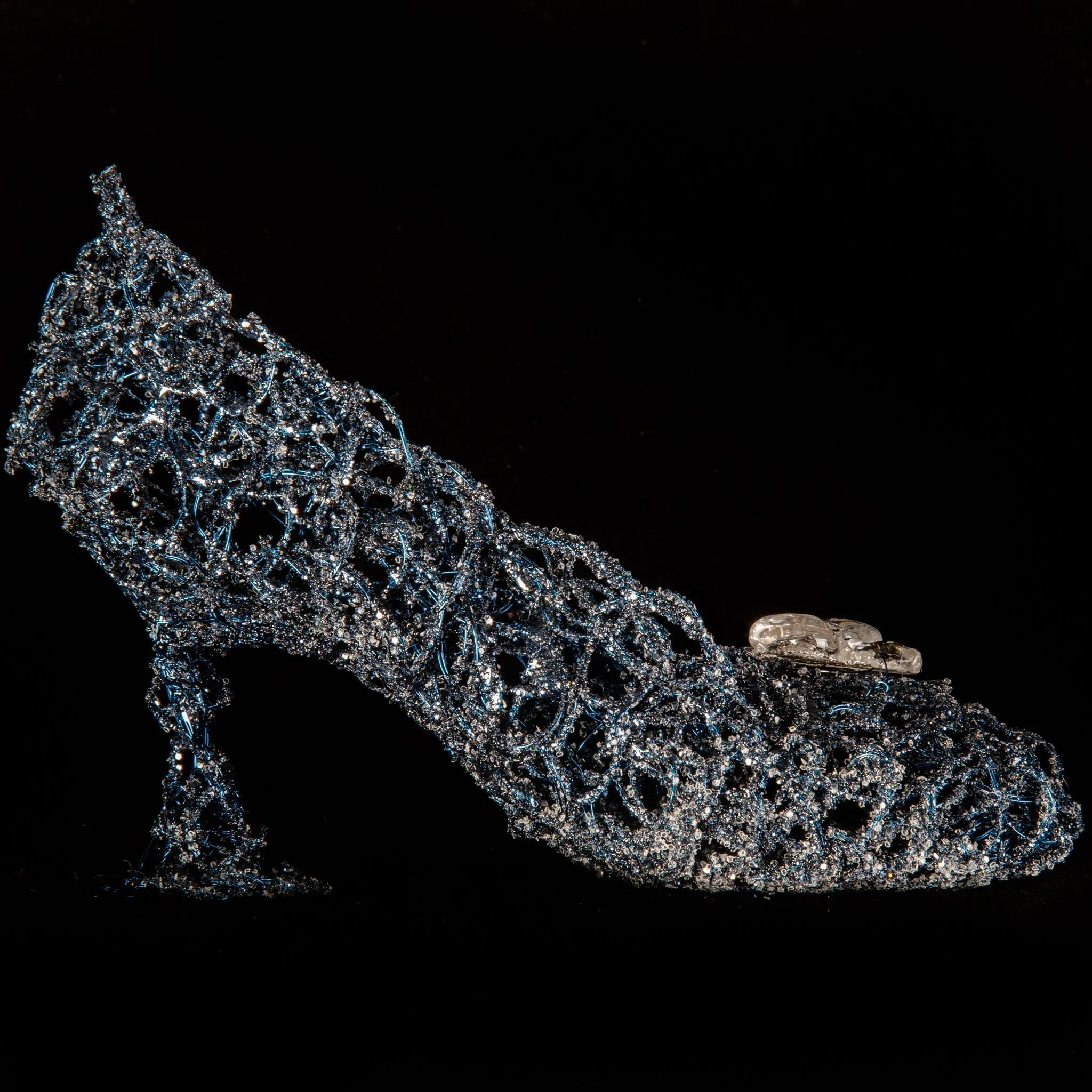 Installed Caeruleus Glacies Shoes (Blue Ice Shoes)