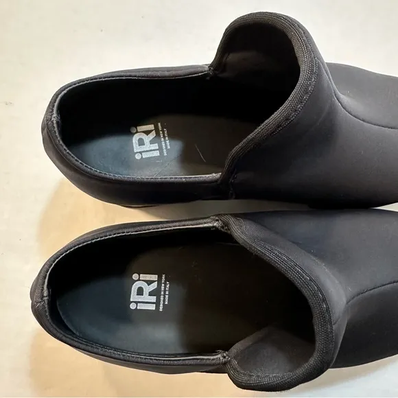 iRi Wes Sneakers Black Outline Neoprene Low Top Slip On, Size 39.5 (US 9-9.5)