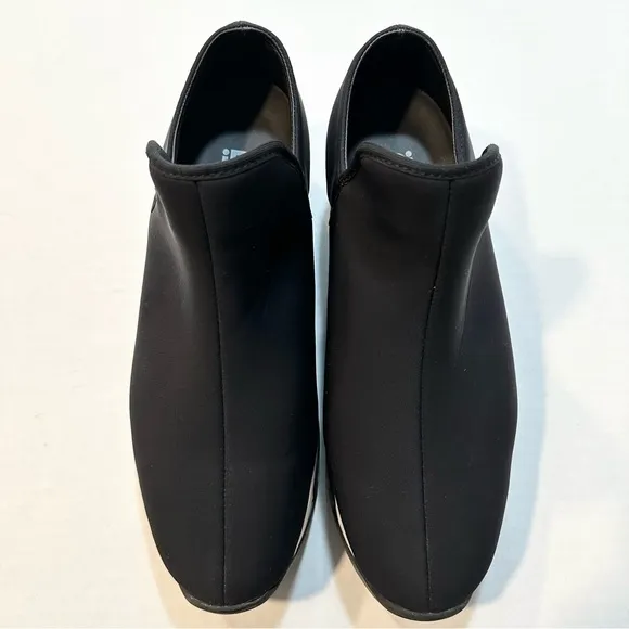 iRi Wes Sneakers Black Outline Neoprene Low Top Slip On, Size 39.5 (US 9-9.5)