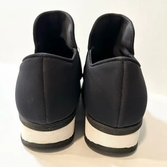 iRi Wes Sneakers Black Outline Neoprene Low Top Slip On, Size 39.5 (US 9-9.5)