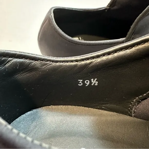 iRi Wes Sneakers Black Outline Neoprene Low Top Slip On, Size 39.5 (US 9-9.5)