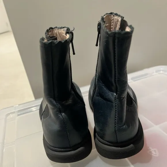 Jacadi navy booties