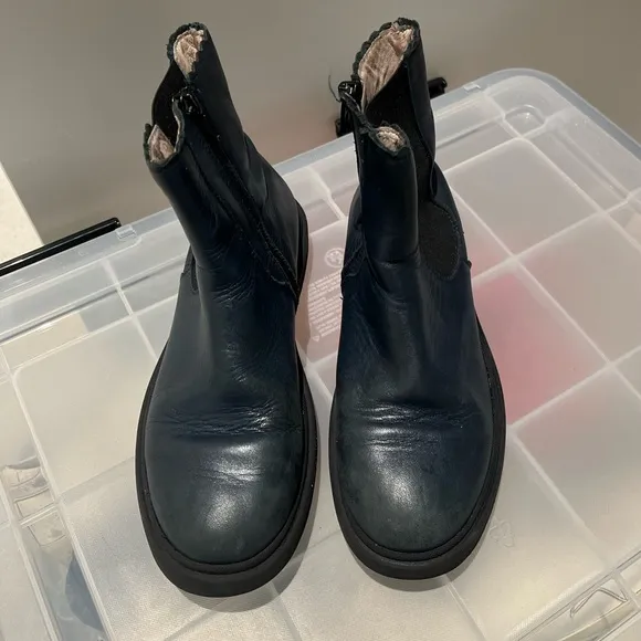 Jacadi navy booties