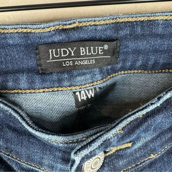 Judy Blue Albany Distressed High Rise Dark Wash Wide Leg Crop Jeans 14 JB82593DK