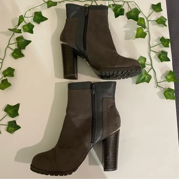 Juicy couture gray boots 71/2