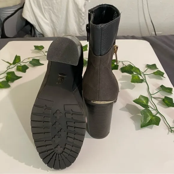 Juicy couture gray boots 71/2