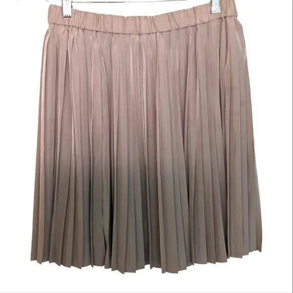 Kate Spade Saturday Tan Pleated Satin Neutral Flirty Mini Skirt Size M