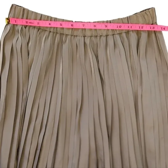 Kate Spade Saturday Tan Pleated Satin Neutral Flirty Mini Skirt Size M
