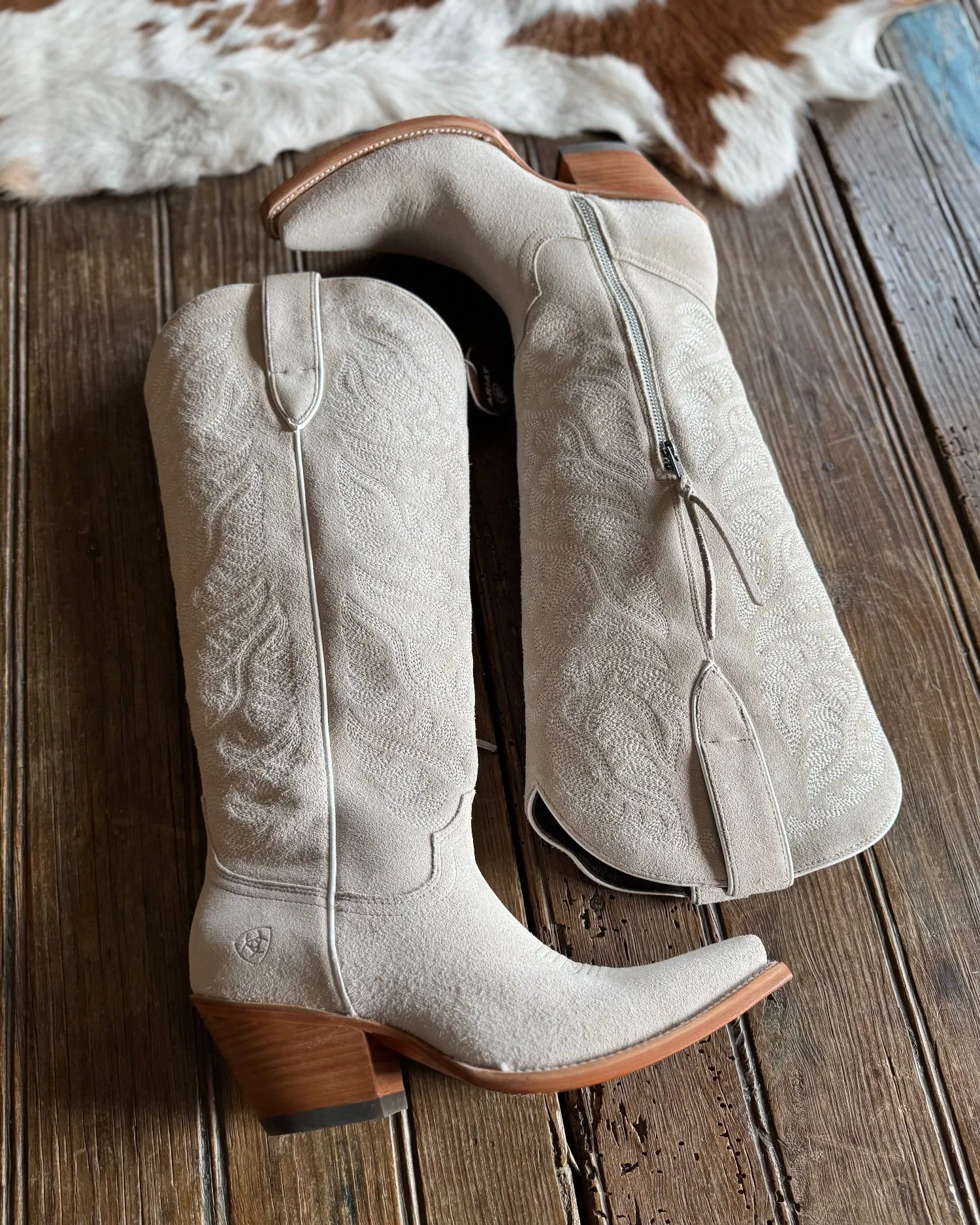 Laramie StretchFit Western Boot (Oyster Suede)
