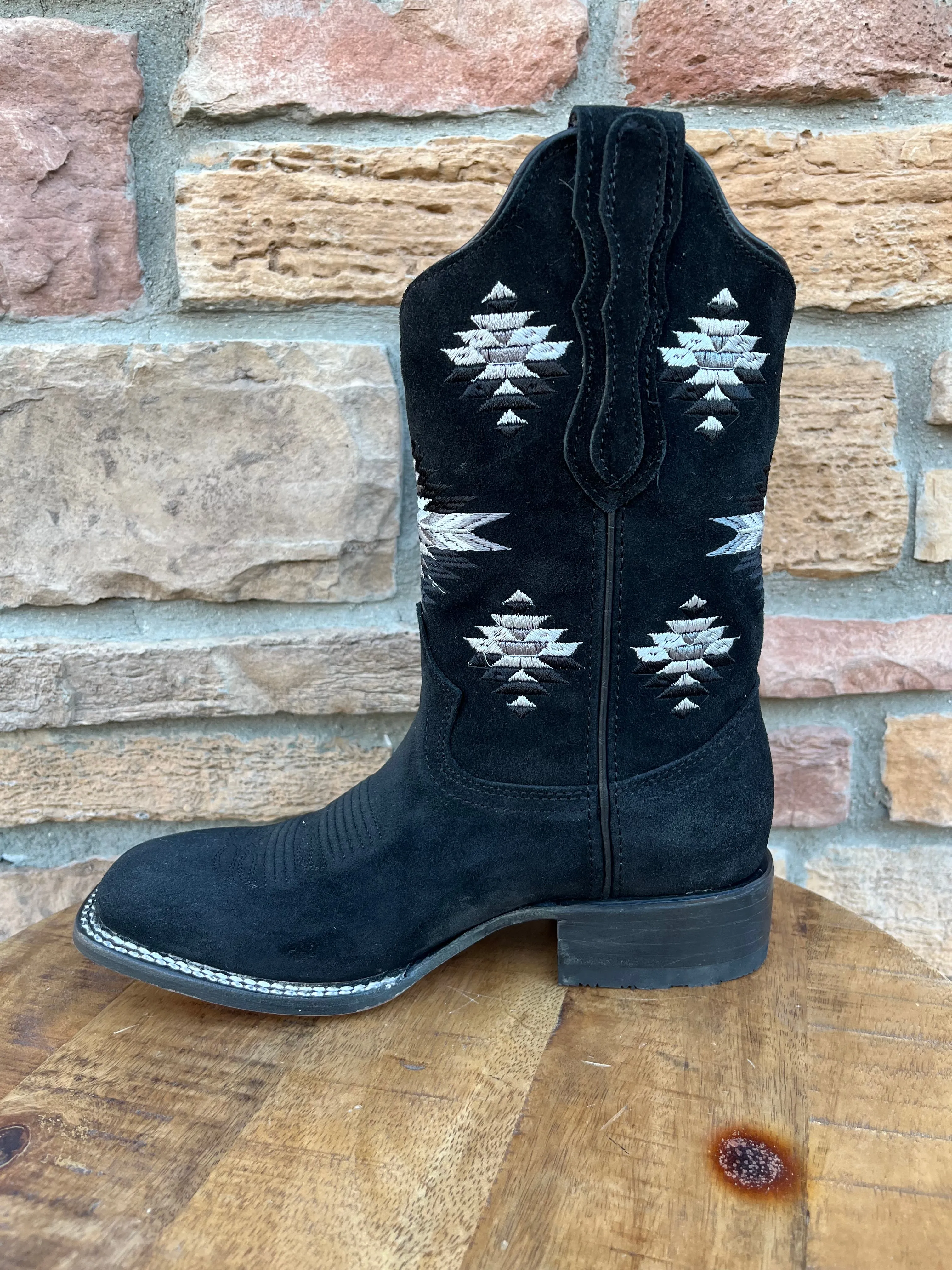 Men’s Artillero Black Suede Wide Square Toe Boots