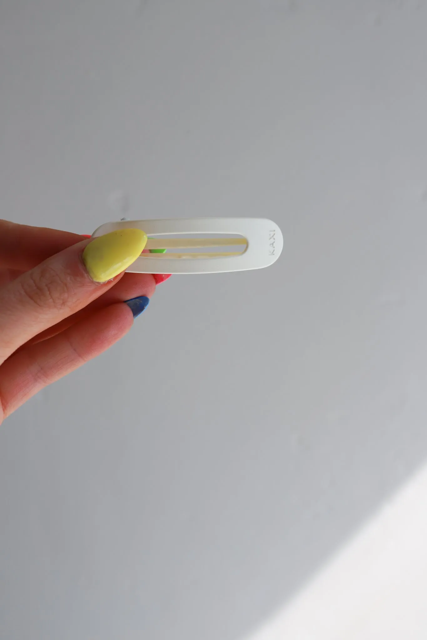 MINI LAY DOWN CLAW ( 12 COLORS )