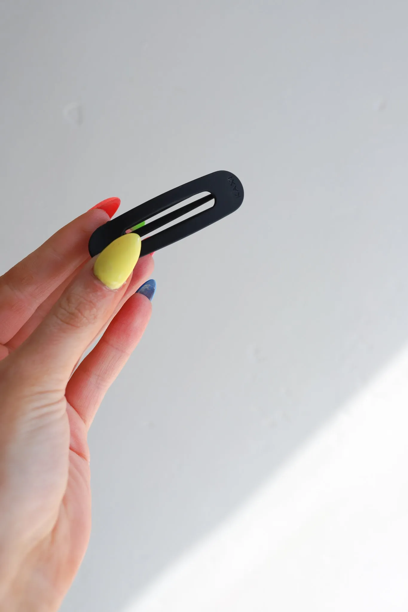 MINI LAY DOWN CLAW ( 12 COLORS )