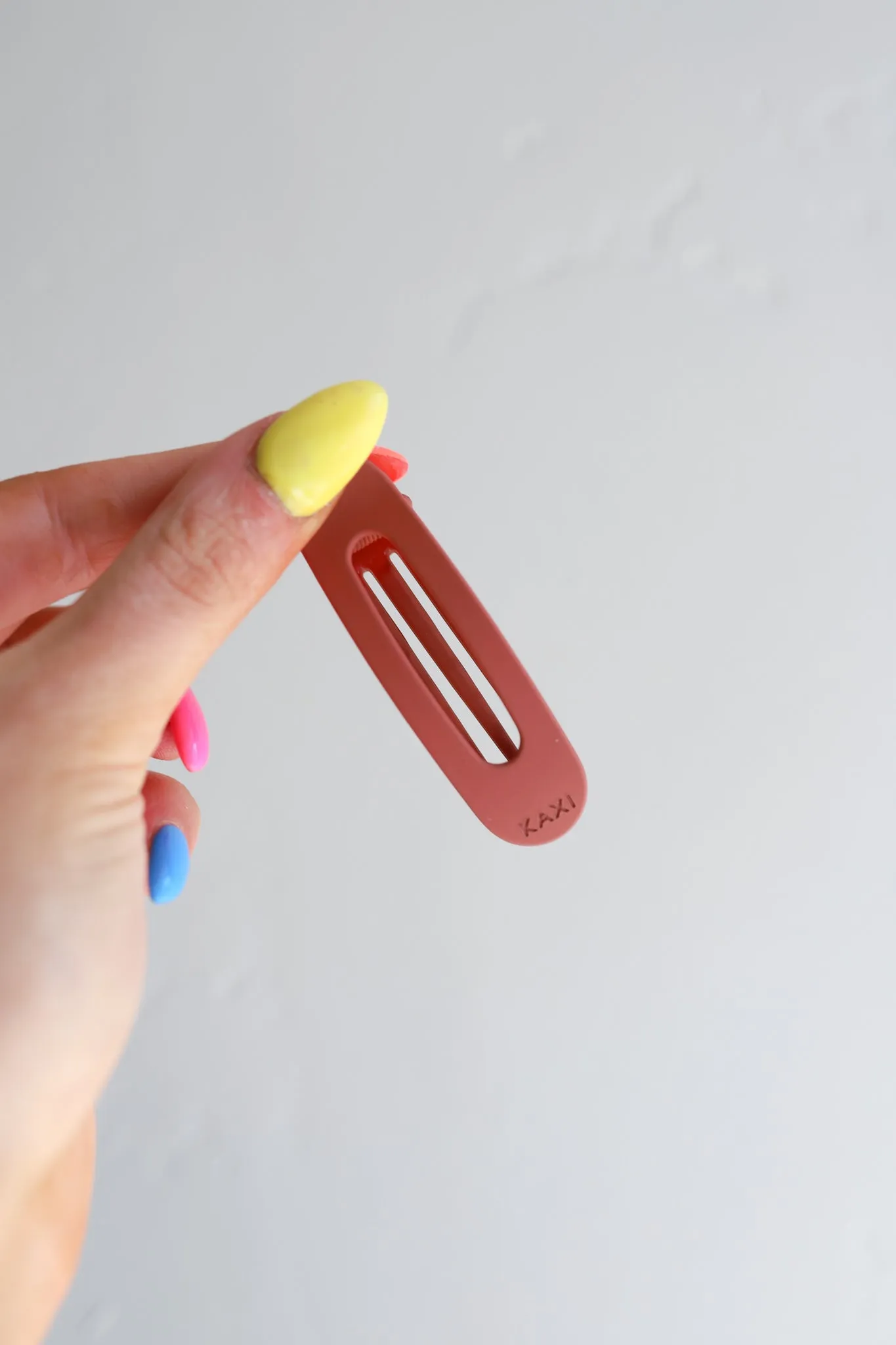 MINI LAY DOWN CLAW ( 12 COLORS )