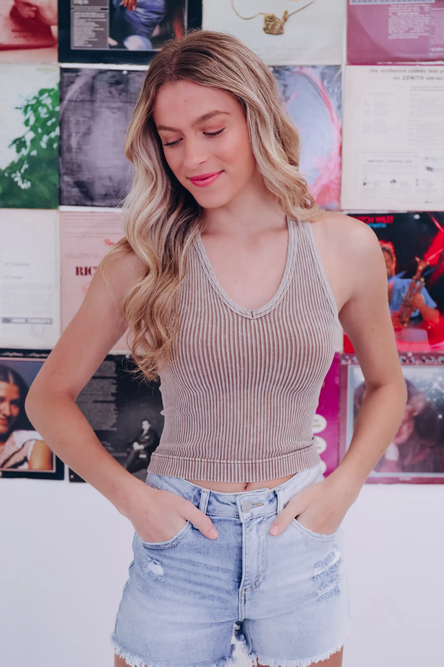 Must Have V-Neck Ribbed Tank - Mocha