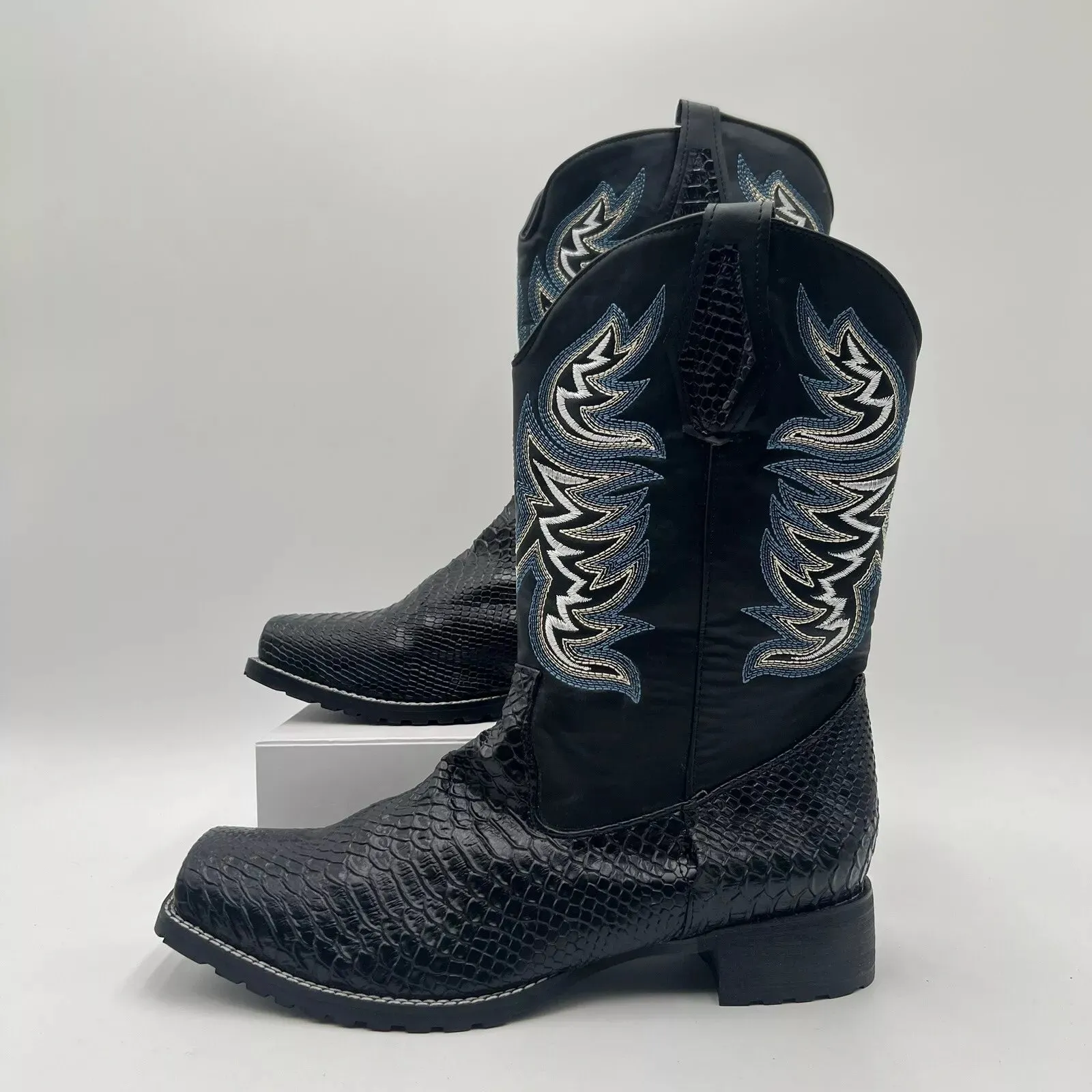NEW Retails $80, Artykey Cowboy Boots Women’s Size 11 Classic Embroidered Chunky Heels
