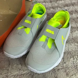 NIKE Slip on Flex Runner Sneakers size 6.5