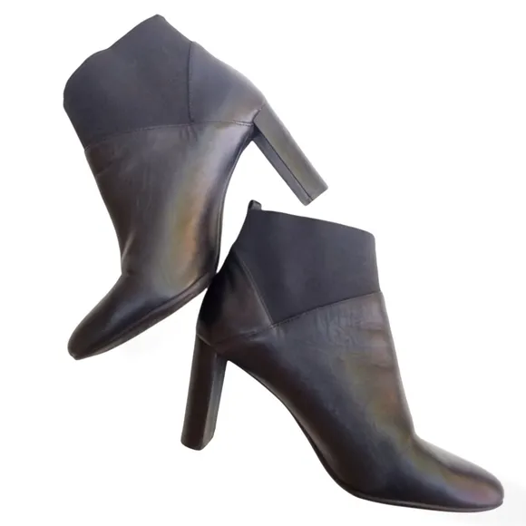 NINE WEST Black leather heeled bootie for women size 8