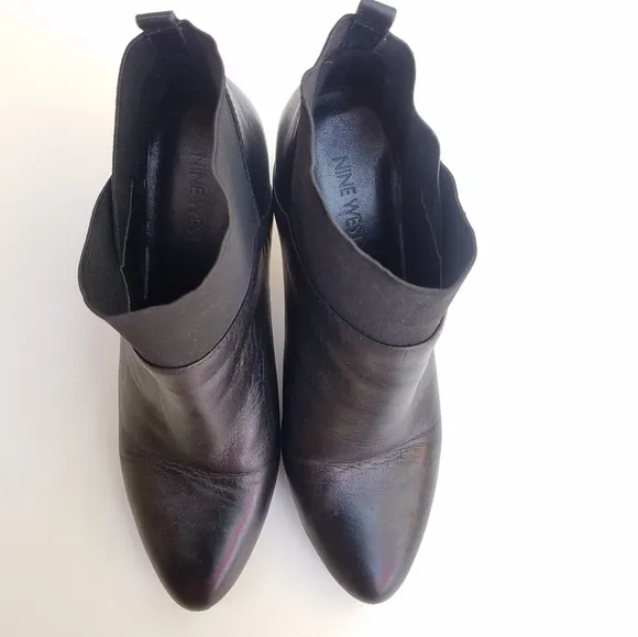 NINE WEST Black leather heeled bootie for women size 8