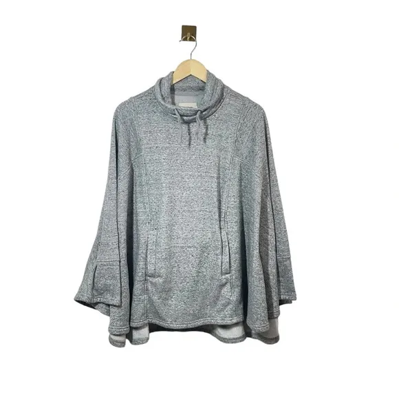 NWOT UGG Women’s Pichot Fleece Poncho in Grey Size M/L