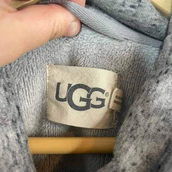 NWOT UGG Women’s Pichot Fleece Poncho in Grey Size M/L