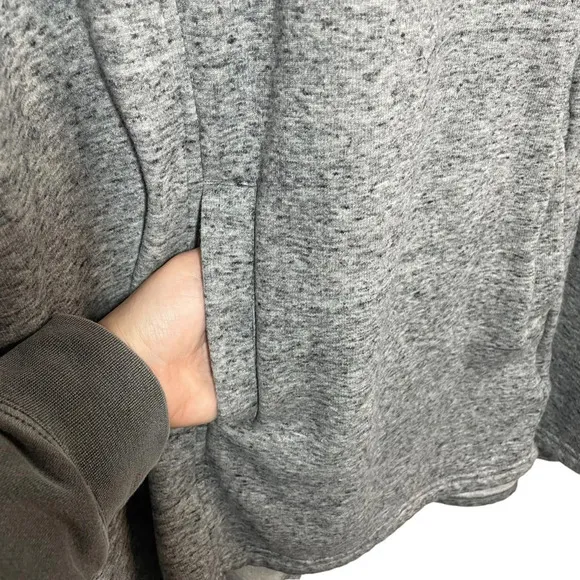 NWOT UGG Women’s Pichot Fleece Poncho in Grey Size M/L