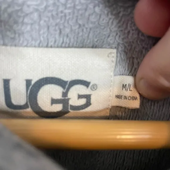 NWOT UGG Women’s Pichot Fleece Poncho in Grey Size M/L